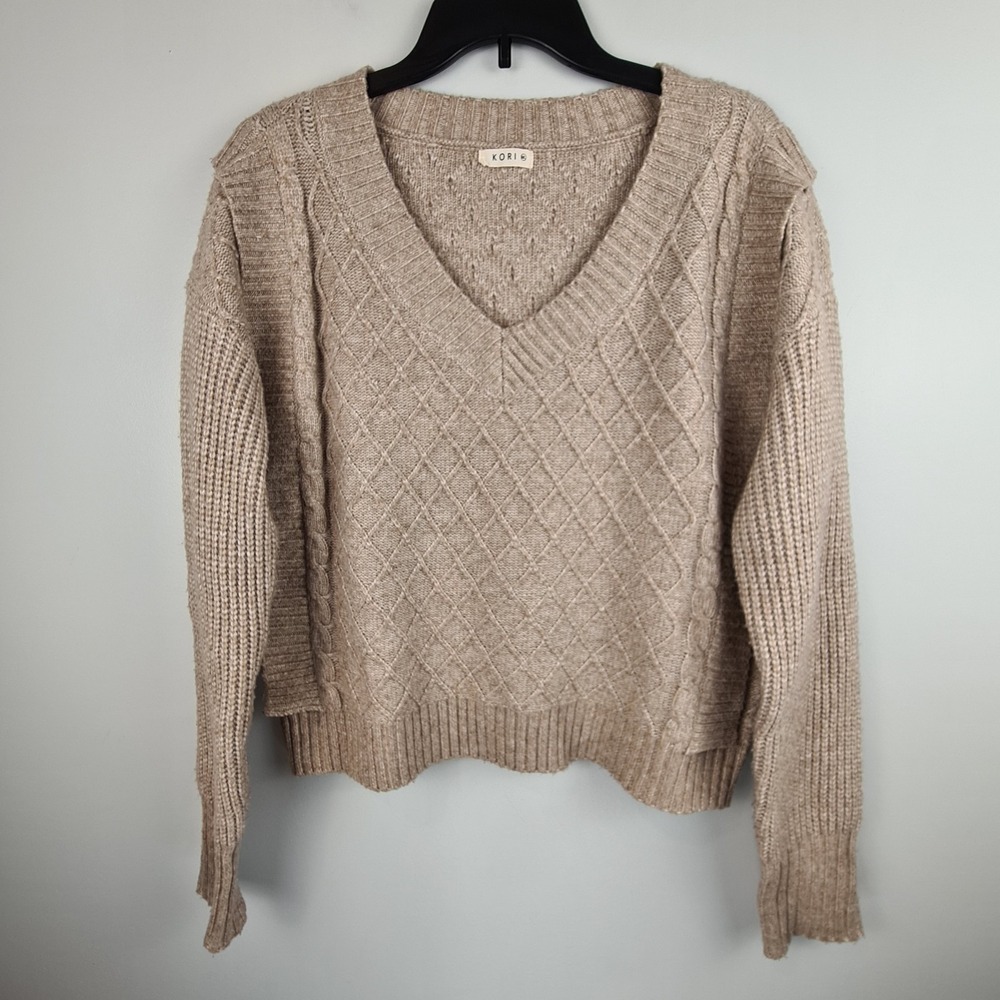 Kori America Cable Knit V Neck Solid Colored Taupe Sweater M/L Fringe Boxy Beige